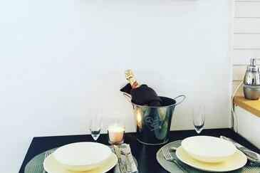 Vir, Sala da pranzo nell'alloggi del tipo studio-apartment, WiFi.