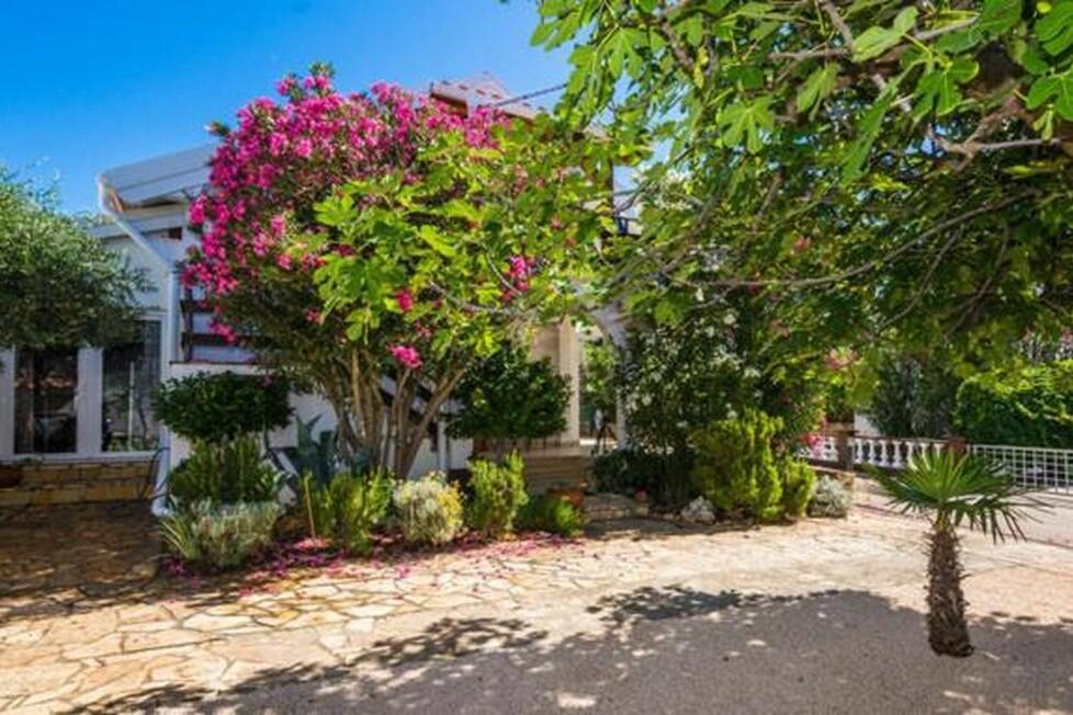 Apartmanok parkolóhellyel Vir - 23962