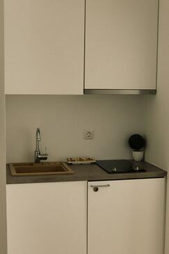 Makarska, Cocina en alojamiento de tipo studio-apartment, WiFi.