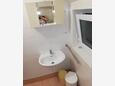 Lopar, Bathroom in the apartment, WiFi.