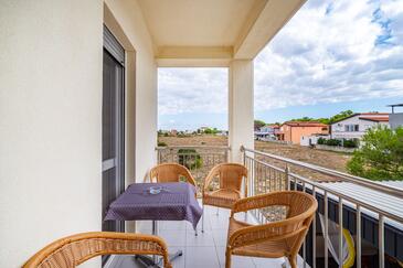 Апартаменты для семьи с бассейном Вир - Vir - 23976