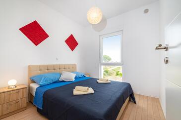 Апартаменты для семьи с бассейном Вир - Vir - 23976