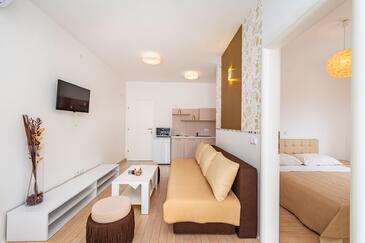 Apartamentos con piscina adecuados para familias con niños Vir - 23976