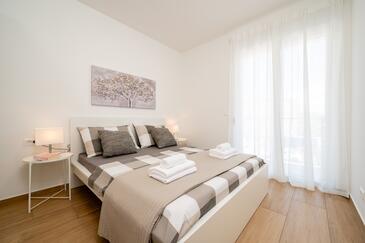 Apartmani s parkingom Trogir - 23977