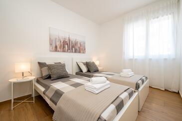 Apartmani s parkingom Trogir - 23977