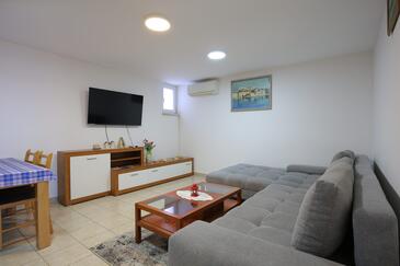 Trogir, Woonkamer in accommodatietype apartment, airconditioning beschikbaar en WiFi.