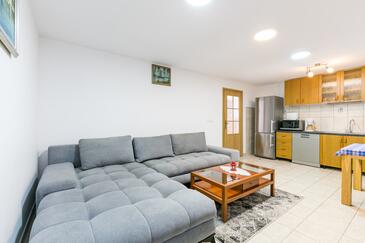 Apartmány s terasou Trogir, Střední Dalmácie