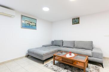 Apartmány s terasou Trogir, Střední Dalmácie