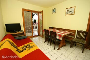 Appartements avec parking Povile, Novi Vinodolski - 2398