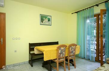 Apartmány s parkoviskom Povile, Novi Vinodolski - 2398