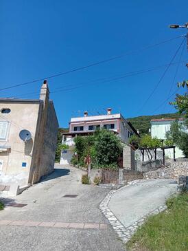 Martinšćica, Cres, Object 23980 - Appartementen en kamers blizu mora met een kiezelstrand.