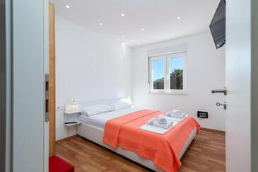 Family-friendly apartments with swimming pool Mastrinka, Čiovo - 23984