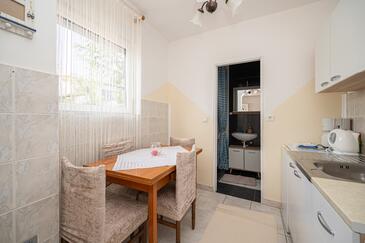 Gornji Karin, Spisestue i overnattingstype studio-apartment, WiFi.