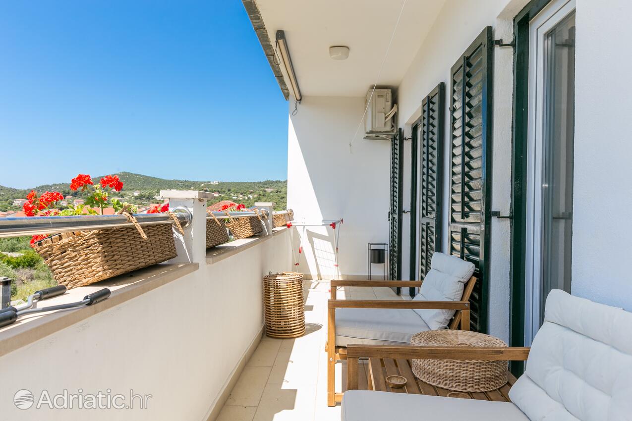 Appartamenti con parcheggio Vinisce, Traù - Trogir - 23986
