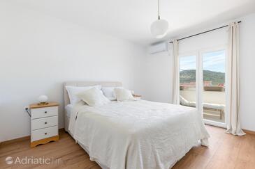 Ferienwohnungen mit Parkplatz Vinisce, Trogir - 23986