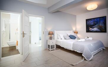 Haus mit Pool für Familien Svirce, Hvar - 23989