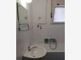 Crikvenica, Bathroom in the apartment, WiFi.