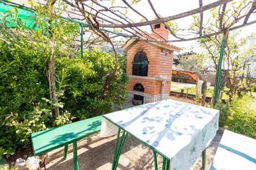 Apartmani s parkingom Baška (Krk) - 23999