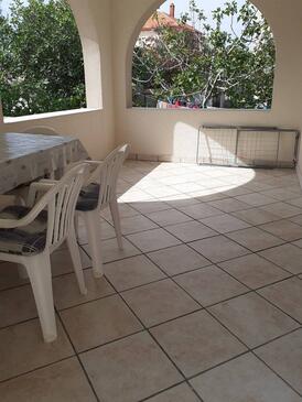 Apartamenty z parkingiem Privlaka, Zadar - 24002