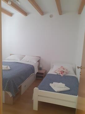 Apartments with parking space Privlaka, Zadar - 24002