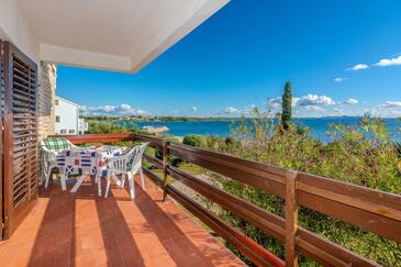 Family friendly seaside apartments Privlaka, Zadar - 24008