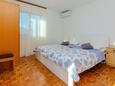 Privlaka, Bedroom in the apartment, air condition available, (pet friendly) and WiFi.