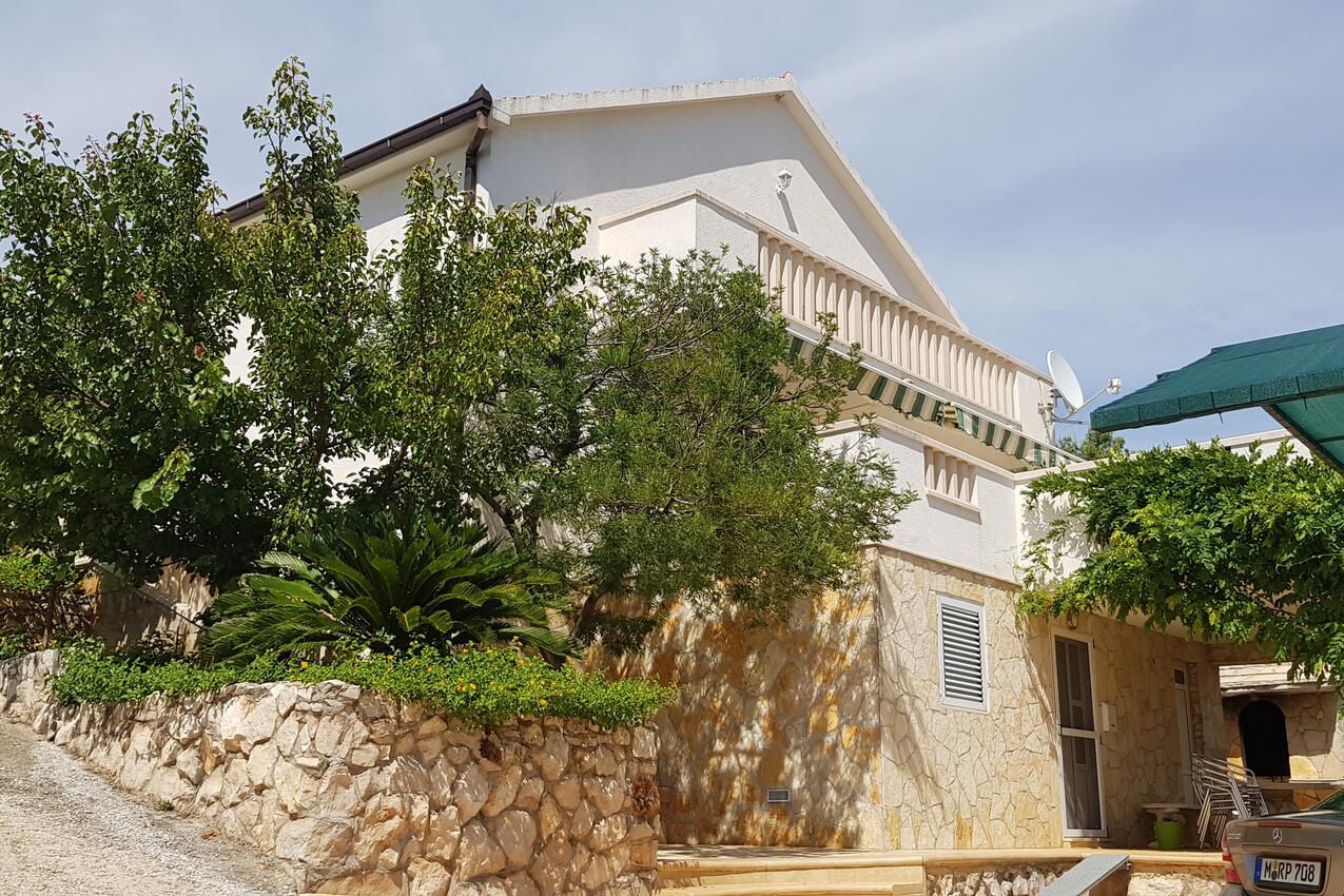 Appartamenti con parcheggio Poljica, Traù - Trogir - 24016