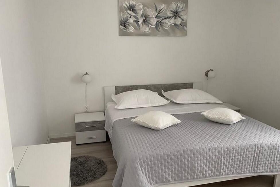 Leiligheter med parkering Kali, Ugljan - 24022