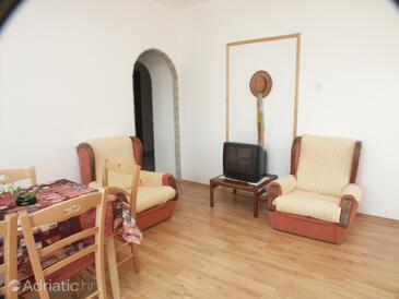 Apartmaji s parkingom Selce, Crikvenica - 2404