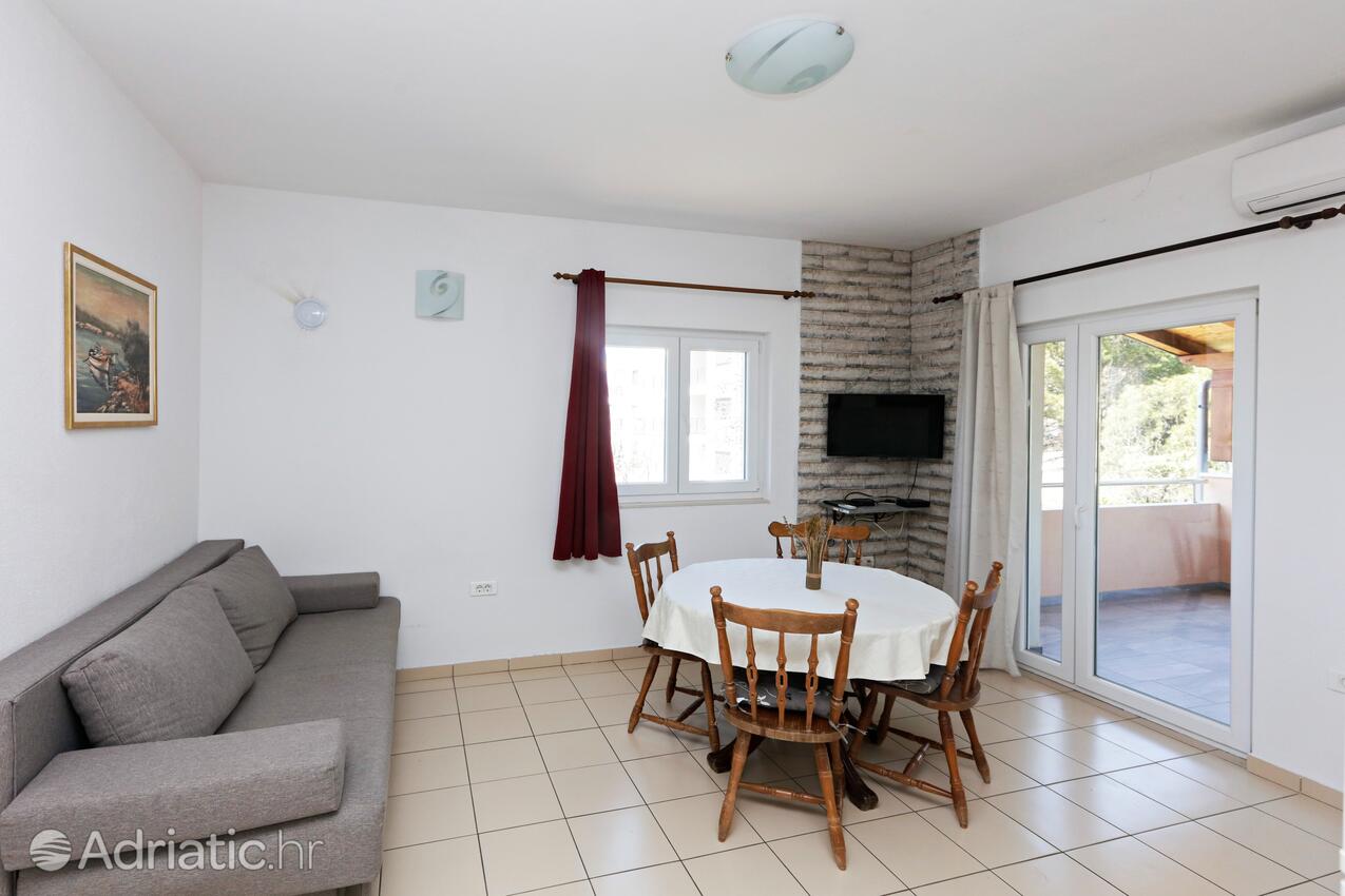 Apartamentos con parking Grebastica, Sibenik - 24046