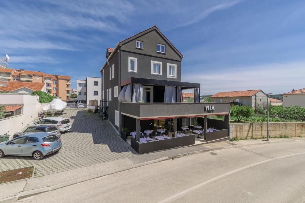 Chambres avec le parking privé Trogir - 24051
