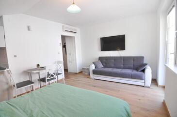 Ičići, Camera di soggiorno nell'alloggi del tipo studio-apartment, condizionatore disponibile e WiFi.