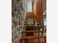 Skrivena Luka, Couloir dans l’hébergement en type house, climatisation disponible, animaux acceptés et WiFi.