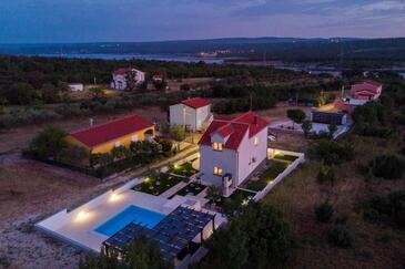 Kruševo, Novigrad, Объект 24069 - Дом для отдыха с галечным пляжем.