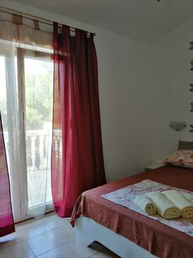 Apartamentos con parking Rukavac, Vis - 2407