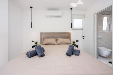 Haus mit Pool für Familien Baska, Krk - 24089