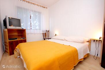 Apartmaji ob morju Komiža, Vis - 2409