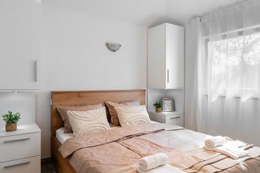 Lägenheter med parkering Vir - 24090