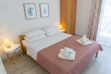 Apartments with parking space Baška, Krk - 24097