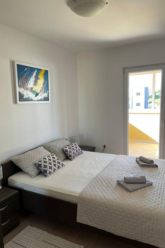 Apartmani s parkingom Povljana, Pag - 24101