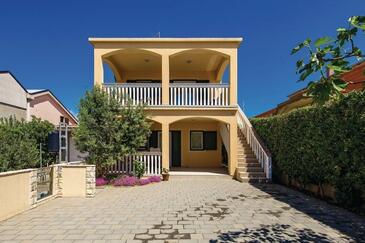 Povljana, Pag, Property 24101 - Apartments with sandy beach.