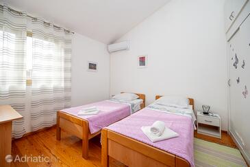 Ferienwohnungen mit Parkplatz Zadar - 24105