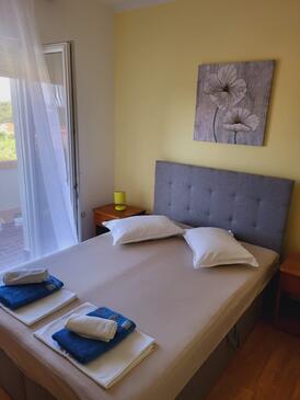 Apartmani s parkingom Palit, Rab - 24108