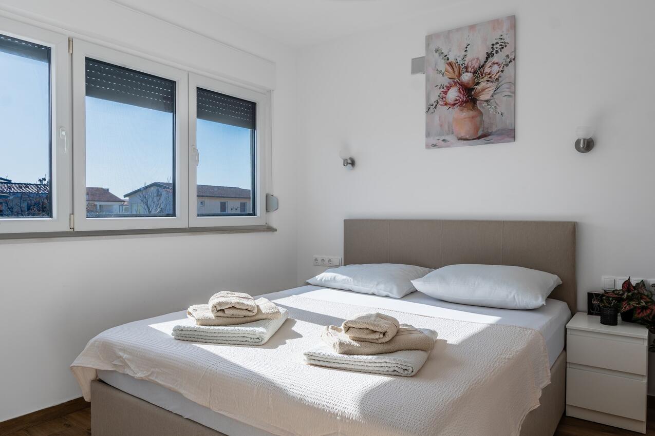 Apartmaji s parkingom Vir - 24111