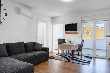 Vir, Camera di soggiorno nell'alloggi del tipo apartment, condizionatore disponibile e WiFi.