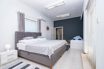 Ház családok részére medencével Brodarica, Sibenik - 24117