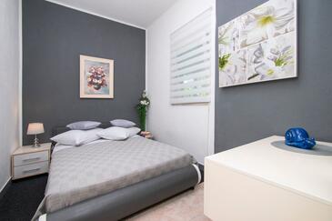 Ház családok részére medencével Brodarica, Sibenik - 24117