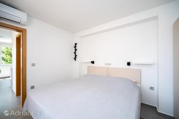 Apartmani s parkingom Novalja, Pag - 24135