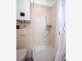 Novalja, Baño en alojamiento de tipo apartment, WiFi.