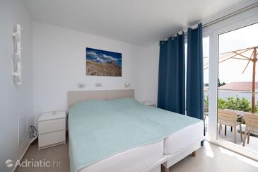 Apartments with parking space Novalja, Pag - 24135